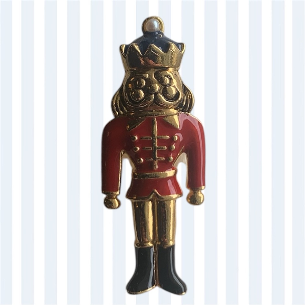 Vintage Avon Nutcracker Toy Soldier Pin Brooch Enamel 1.5 inch